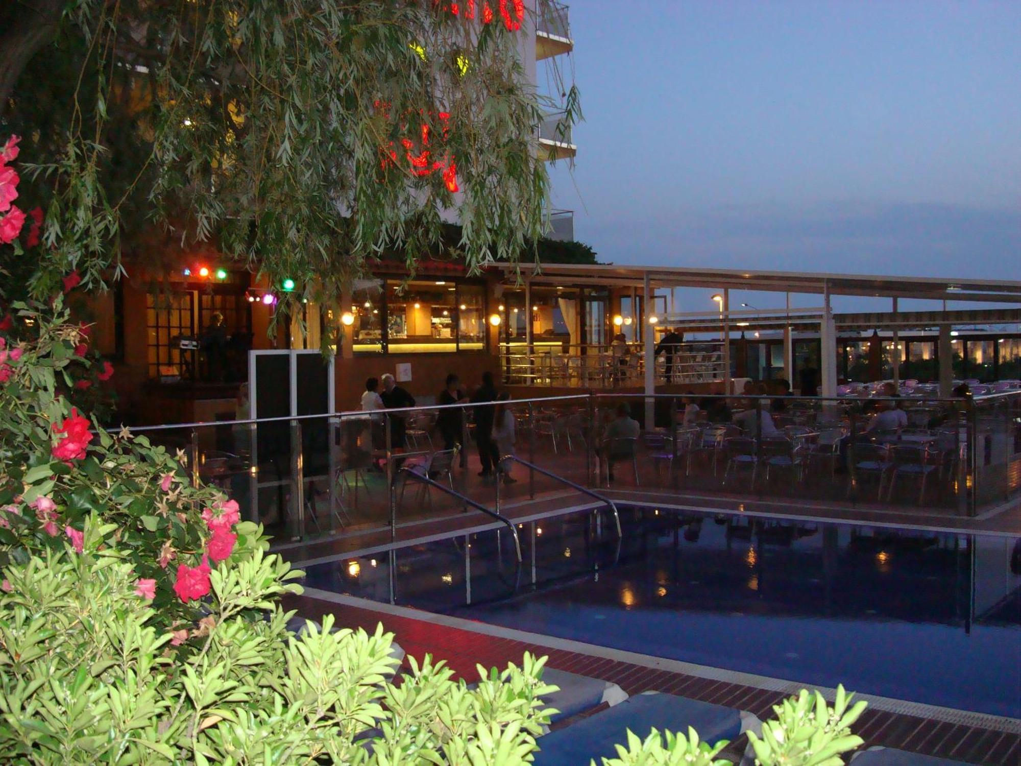 Hotel Univers Roses Eksteriør billede